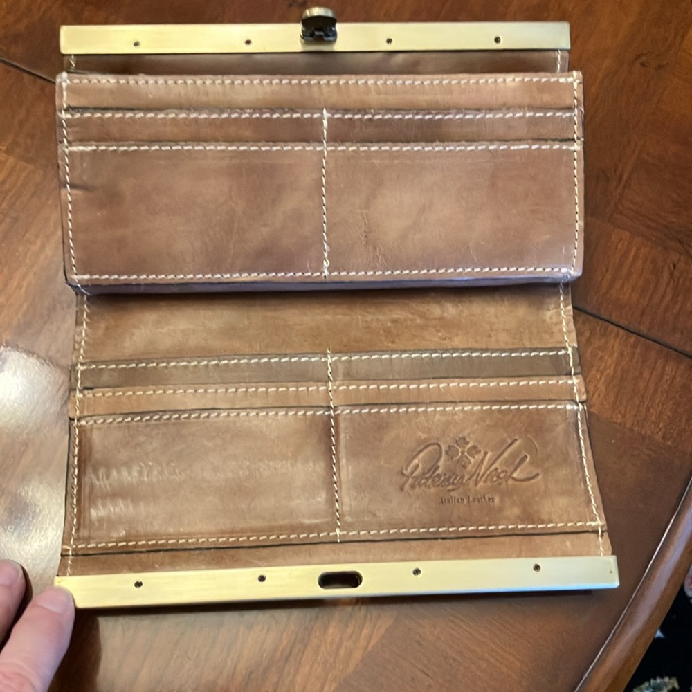 PATRICIA NASH LIGHT BROWN DRAWSTRING SHOULDER/CROSSBODY BAG WITH MATCHING WALLET - Picture 10 of 13